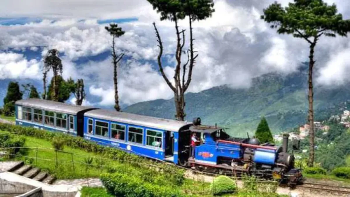 Read more about the article Your Ultimate Guide to Siliguri to Darjeeling Train Booking: Seamless Travel Tips and Top Picks